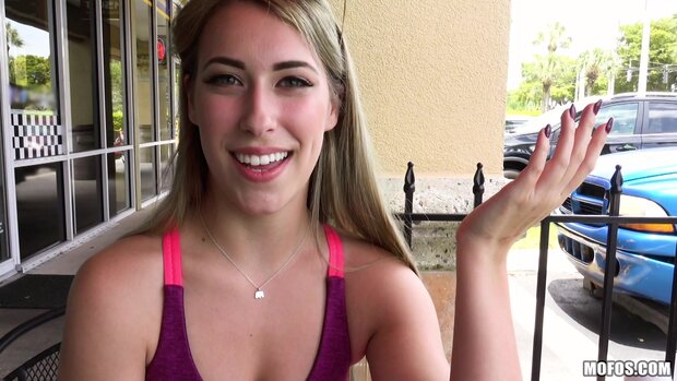MOFOS - Public Sex Adventures 4 - DVD