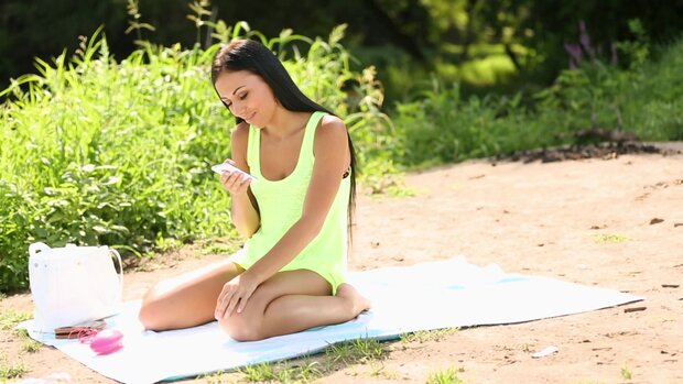 Lovely Vibrations - Love Is In The Air - DVD